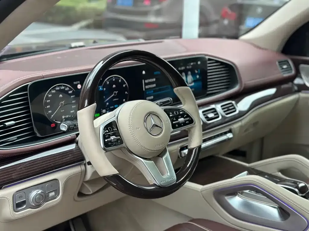 Mercedes-Benz GLS — фото 5