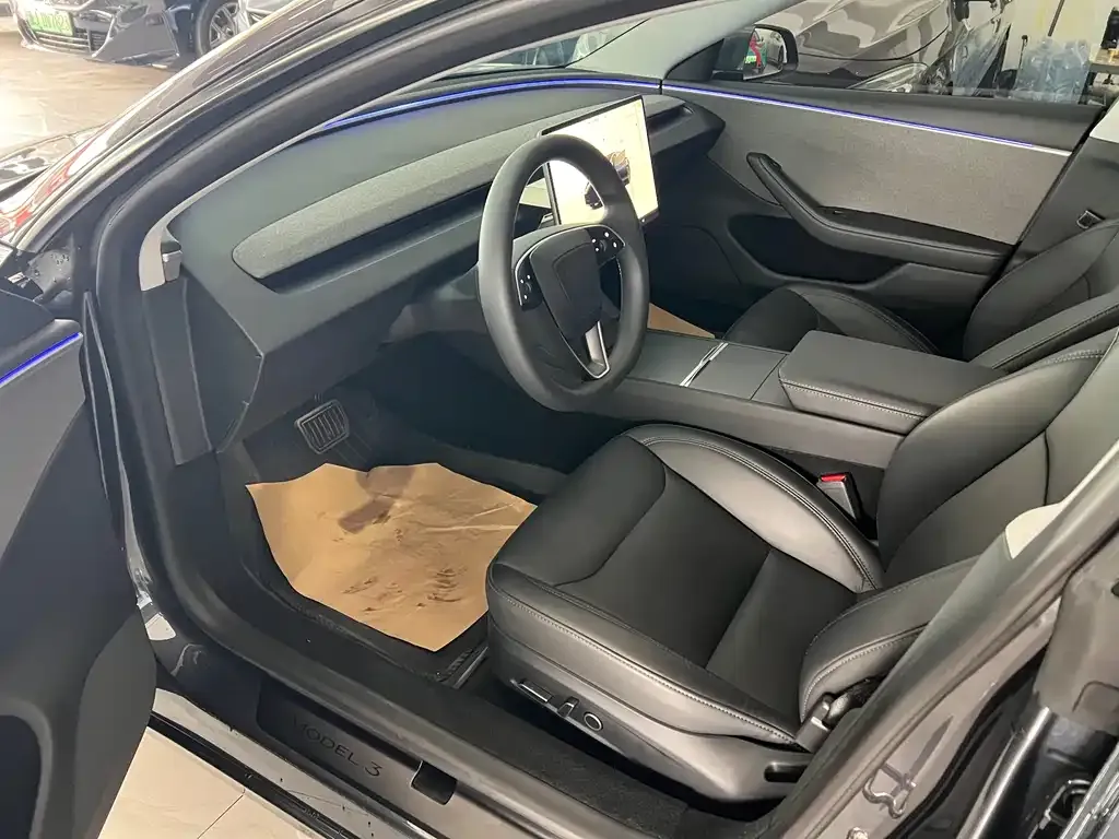 Tesla Model 3 — фото 8