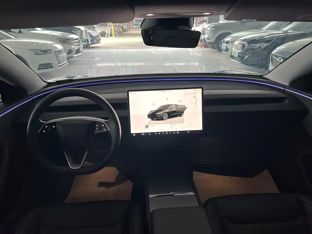 Tesla Model 3 — фото 2