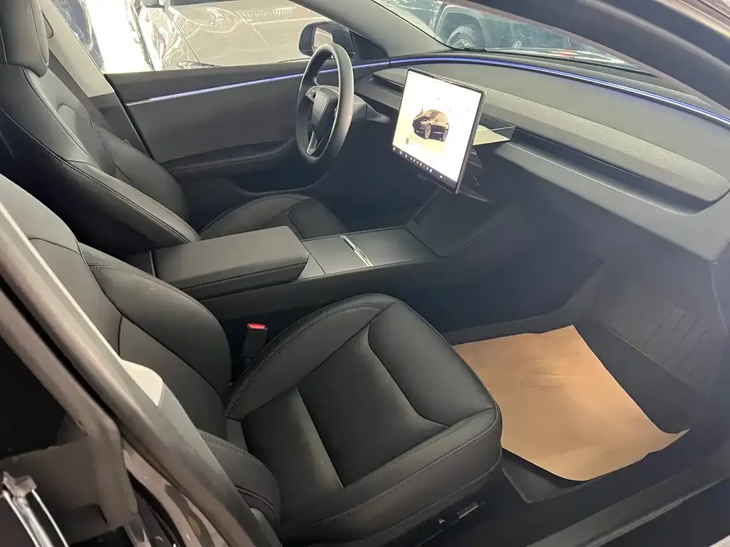 Tesla Model 3 — фото 6