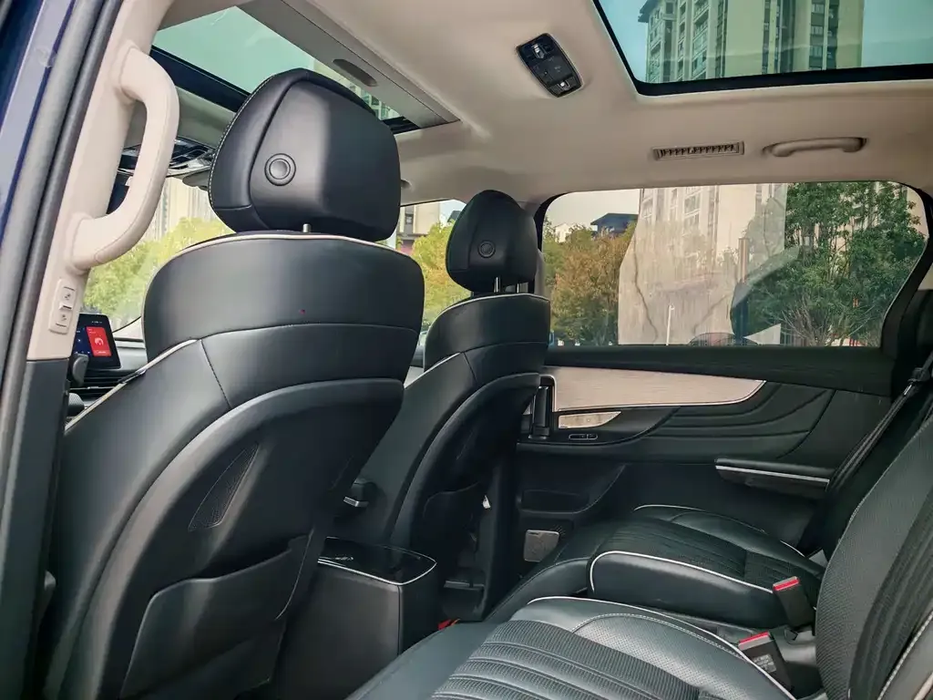 Roewe iMAX8 — фото 4