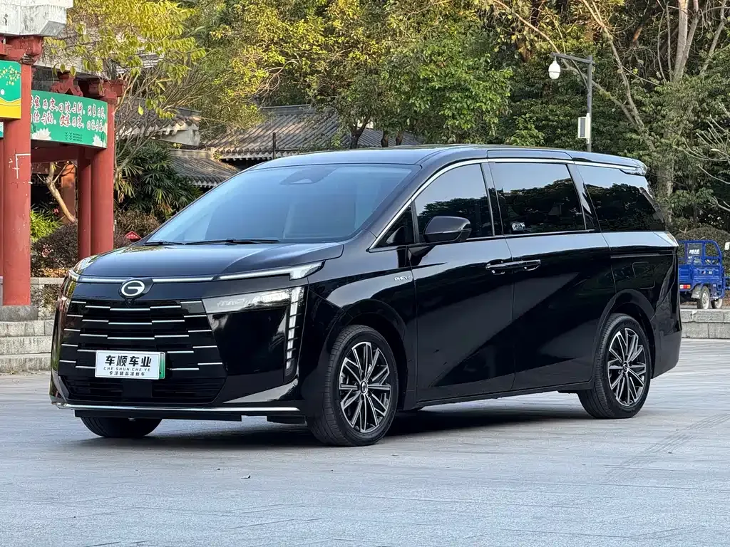 GAC Motor E8 Hybrid — фото 1
