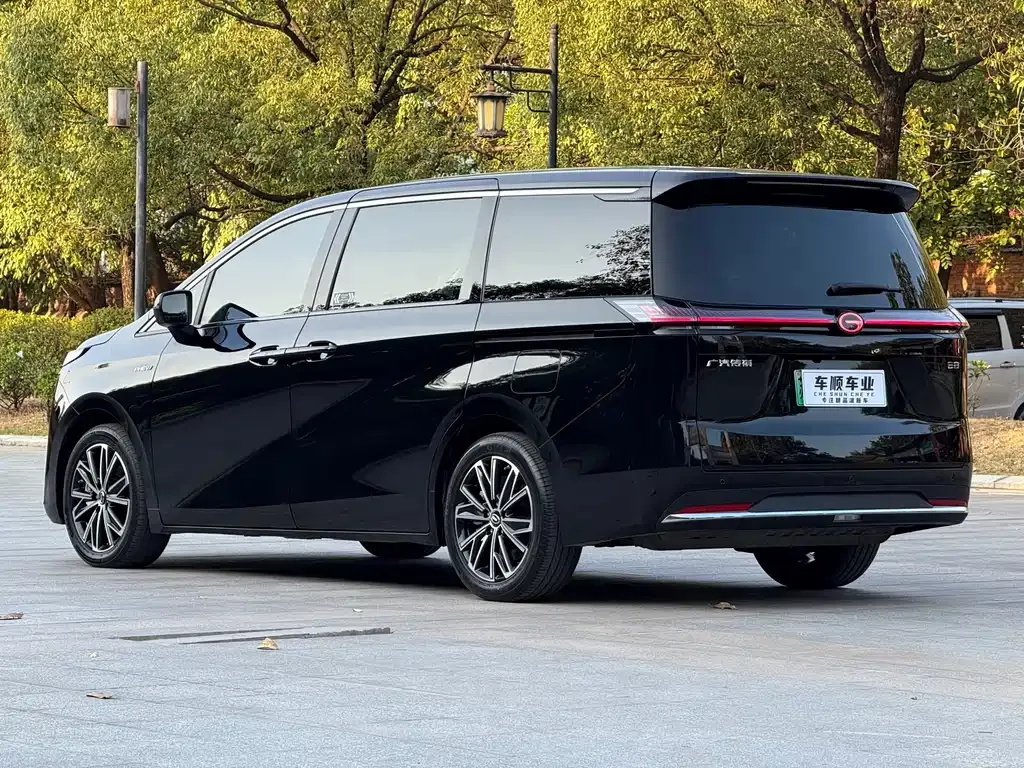 GAC Motor E8 Hybrid — фото 9