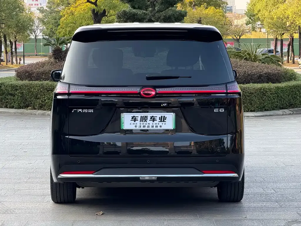 GAC Motor E8 Hybrid — фото 5
