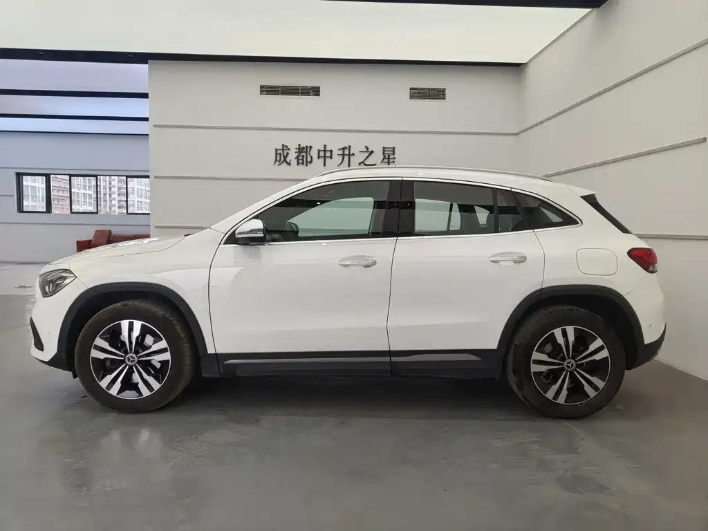 Mercedes-Benz GLA — фото 6