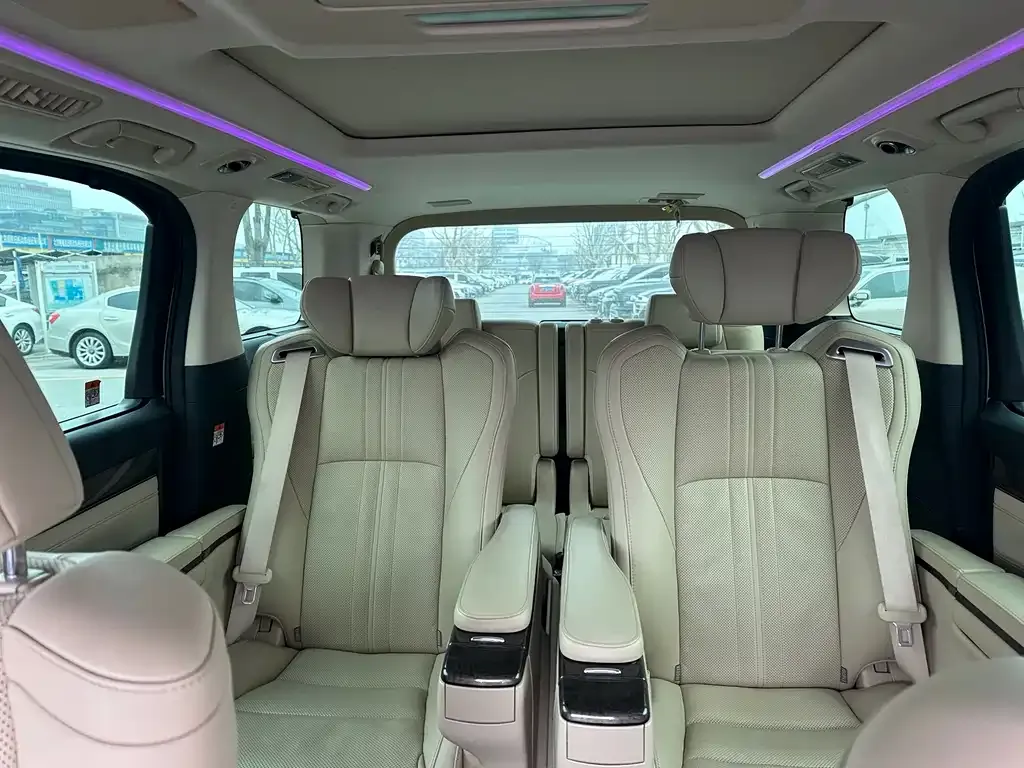 Toyota Vellfire — фото 3
