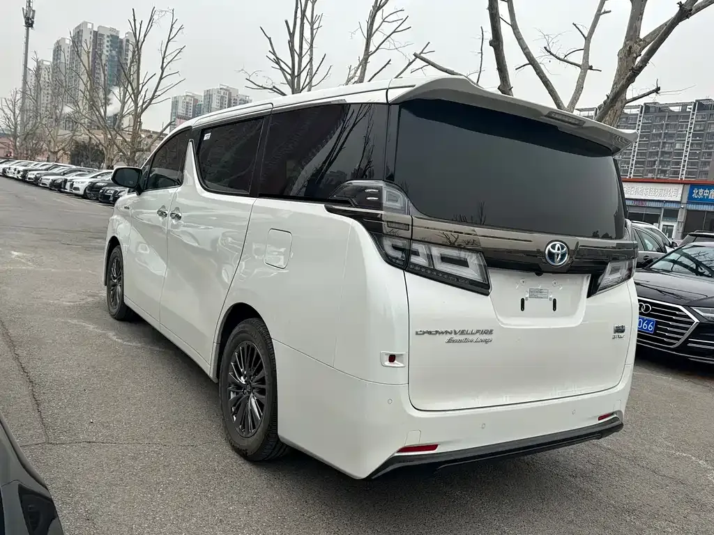 Toyota Vellfire — фото 9
