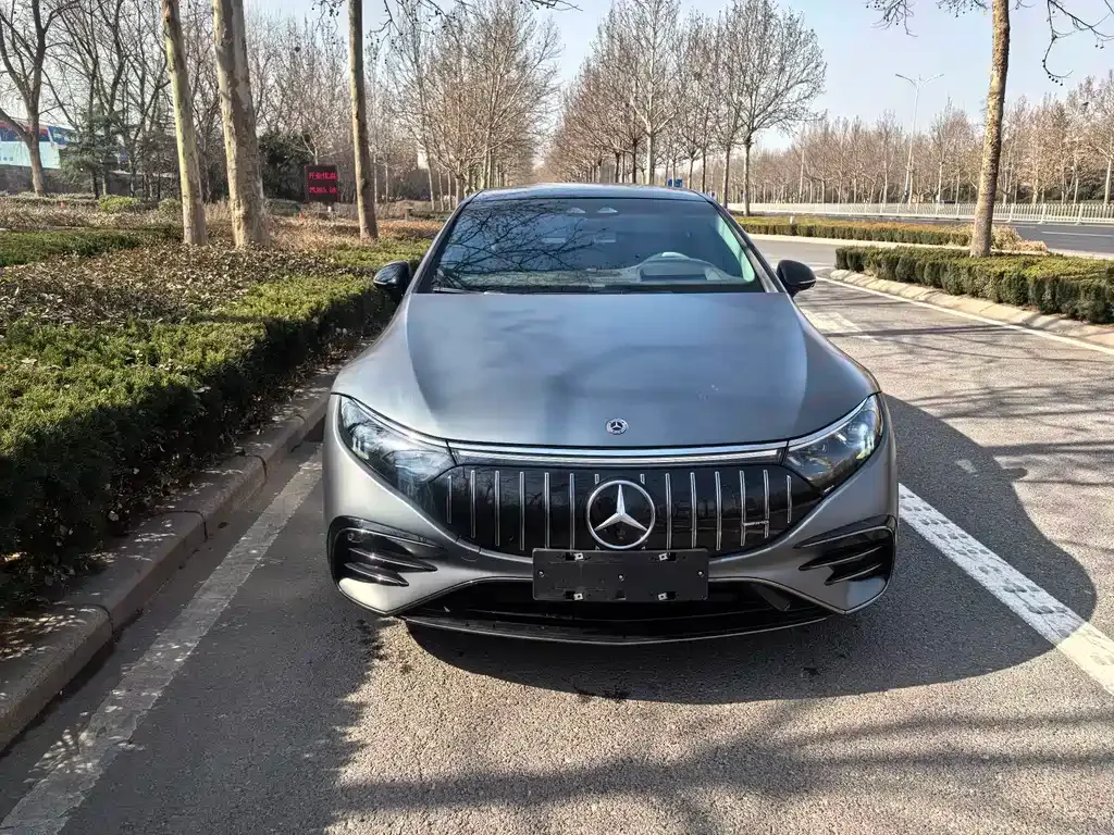Mercedes-Benz EQS AMG — фото 5