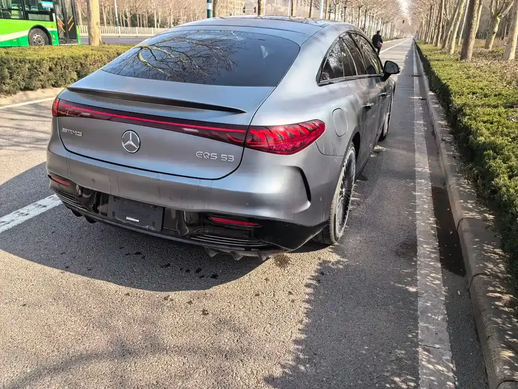 Mercedes-Benz EQS AMG — фото 7