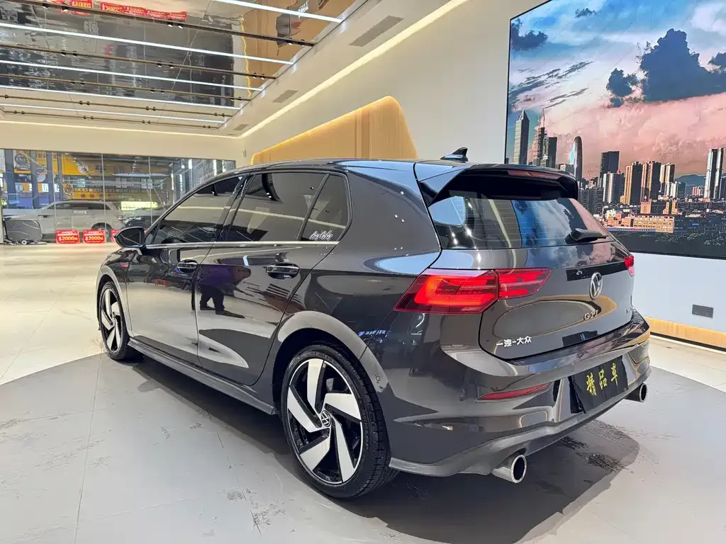 Volkswagen Golf GTI — фото 6