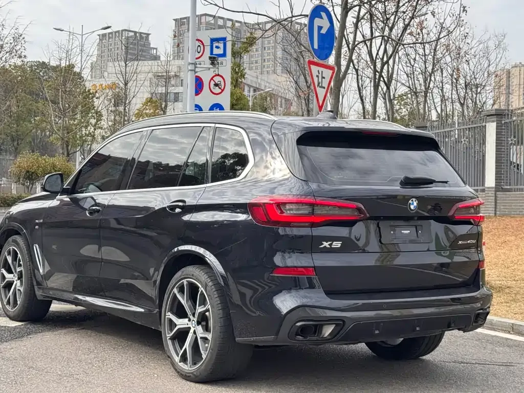 BMW X5 — фото 9