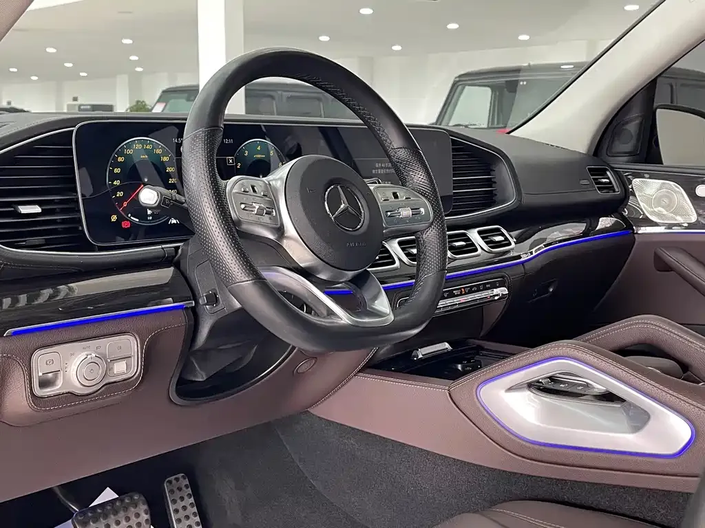 Mercedes-Benz GLS — фото 10