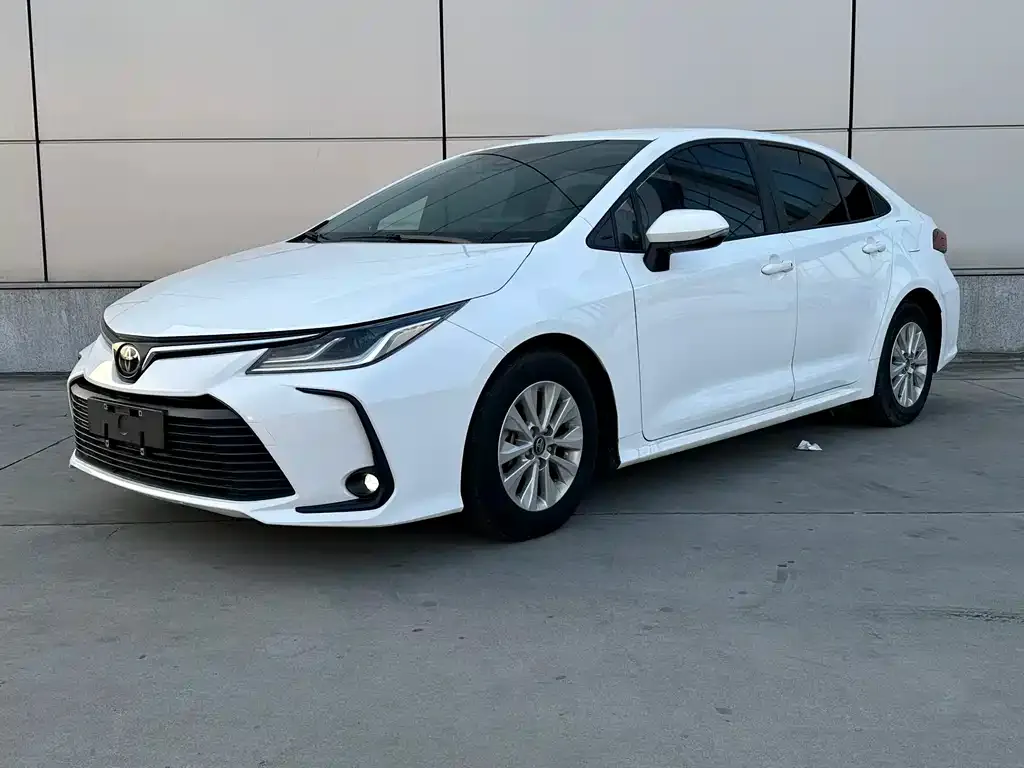 Toyota Corolla — фото 1