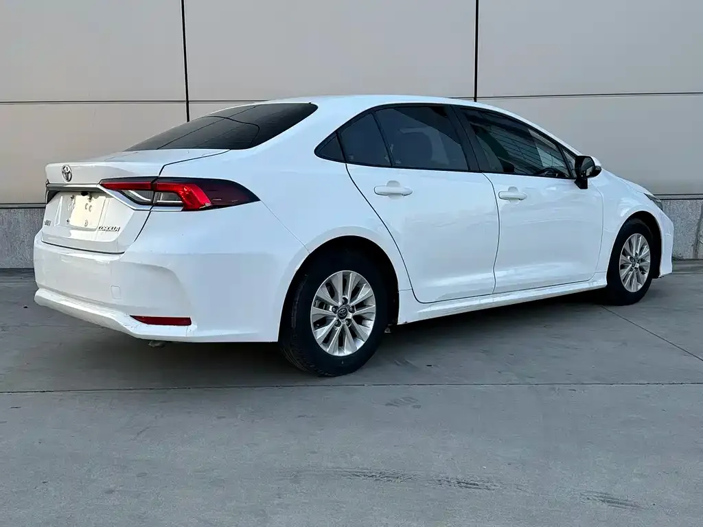 Toyota Corolla — фото 2