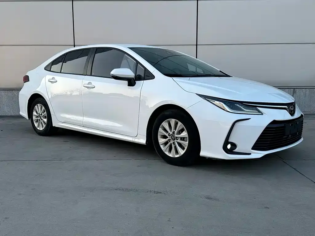 Toyota Corolla — фото 3
