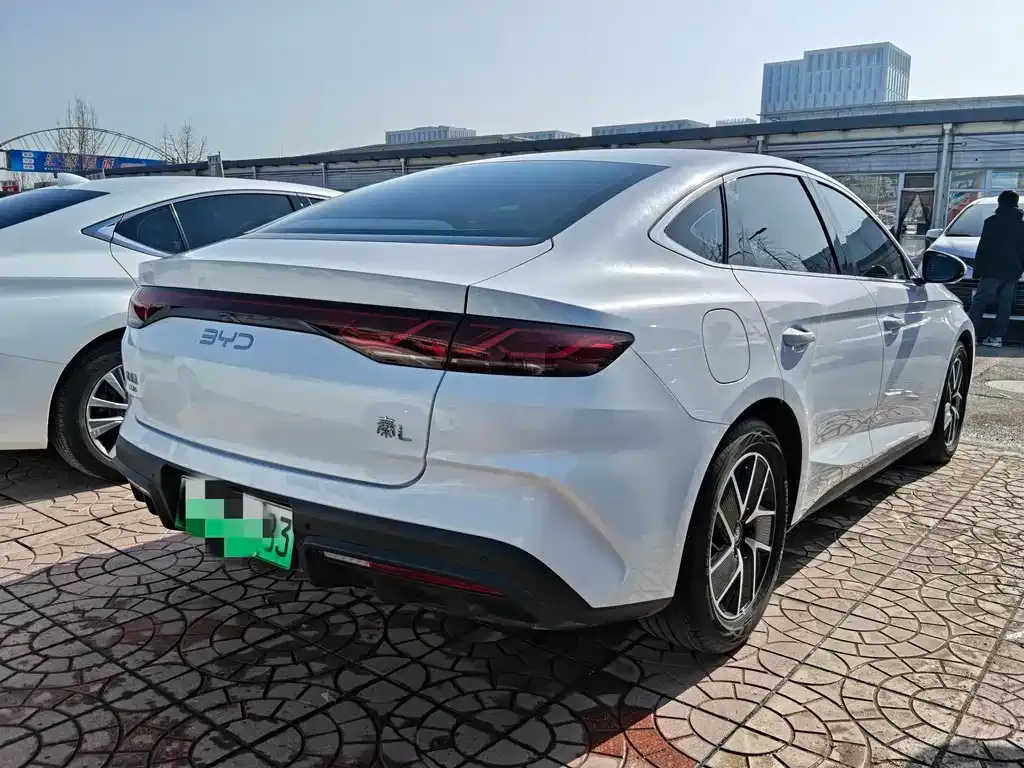 BYD Qin L — фото 9