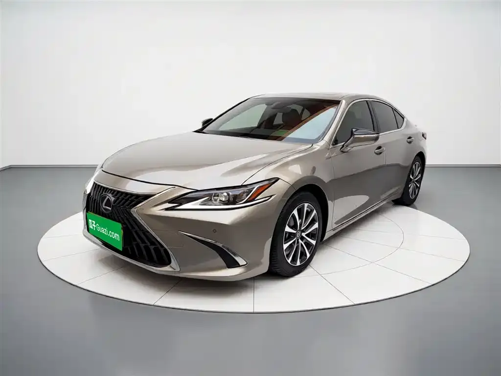 Lexus ES — фото 1