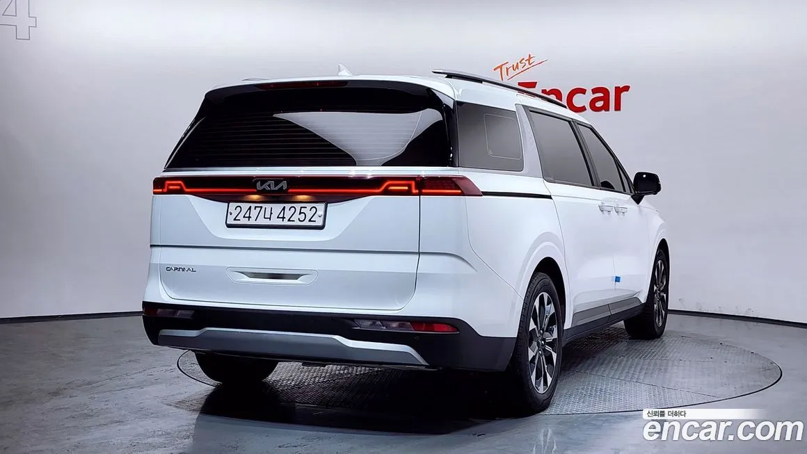Kia Carnival — фото 3
