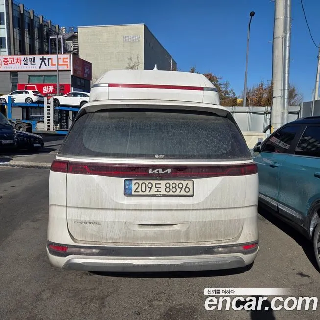 Kia Carnival — фото 10