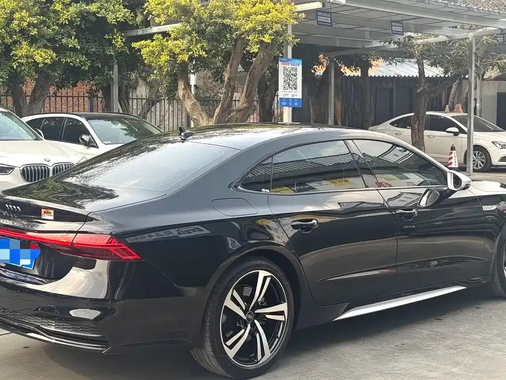 Audi A7L — фото 9