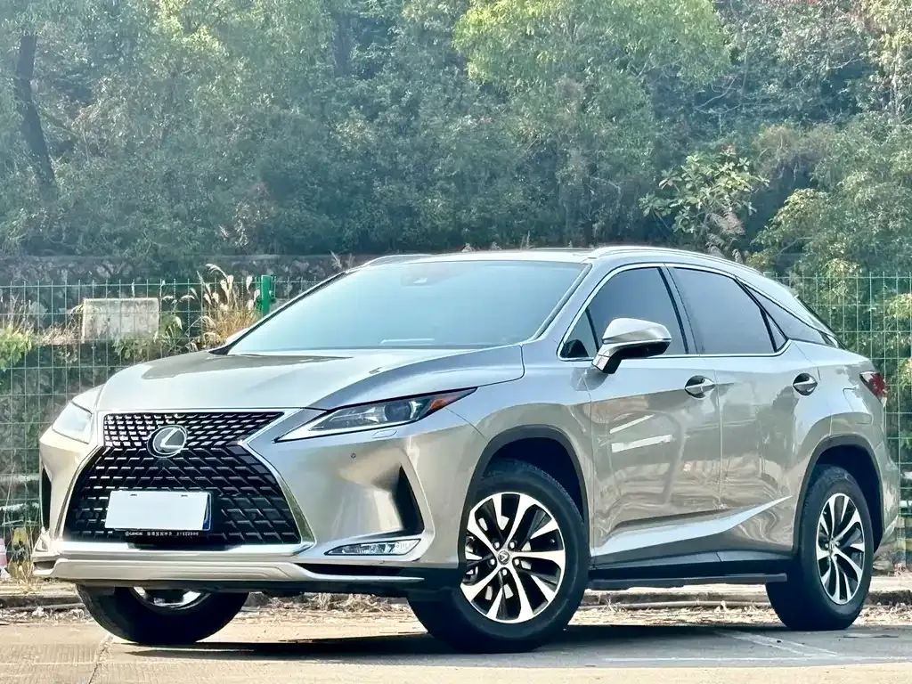 Lexus RX — фото 1