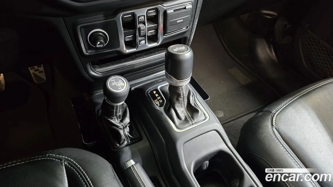 Jeep Wrangler — фото 4