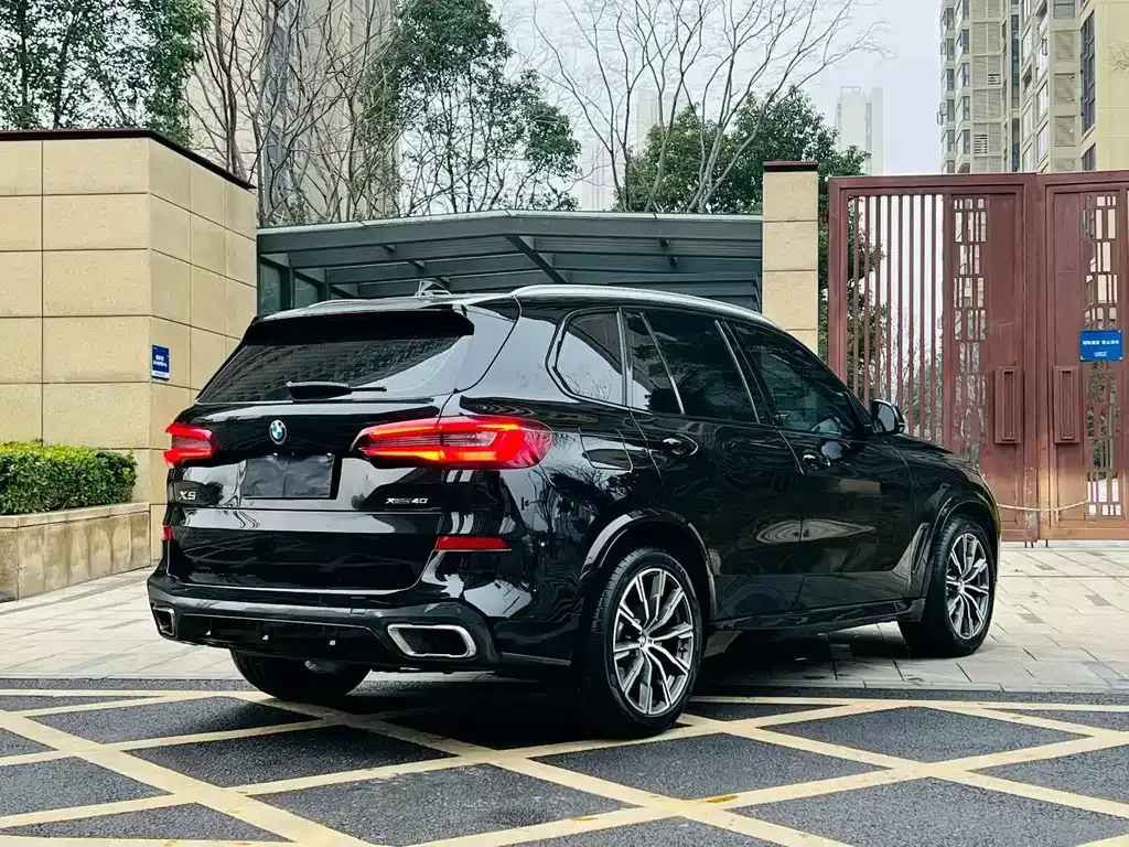 BMW X5 (Import) — фото 8