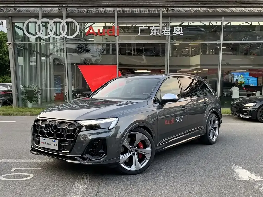 Audi SQ7 — фото 1