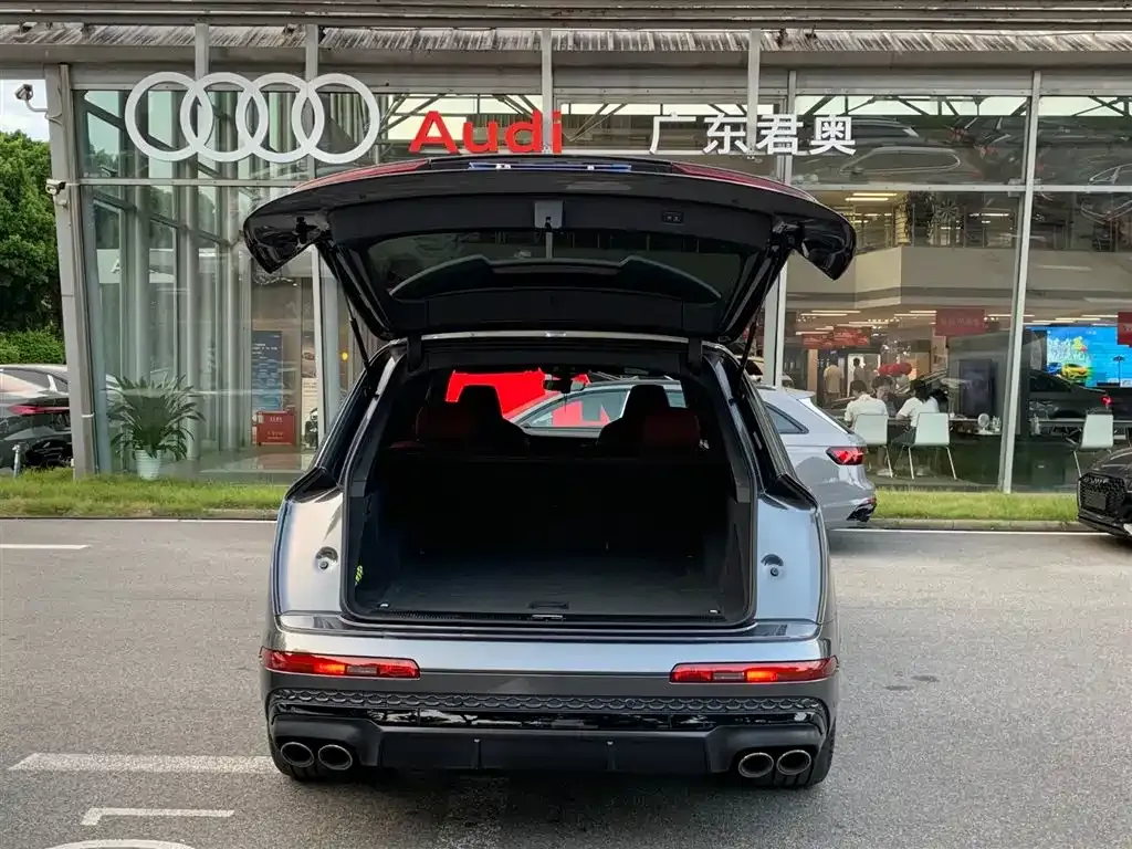 Audi SQ7 — фото 10