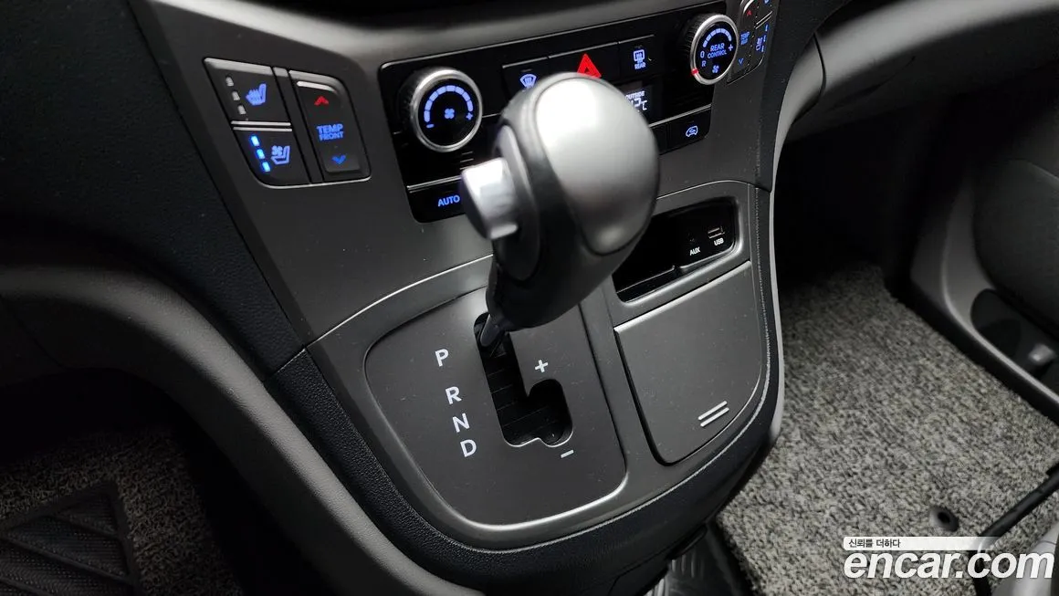 Hyundai Starex — фото 10