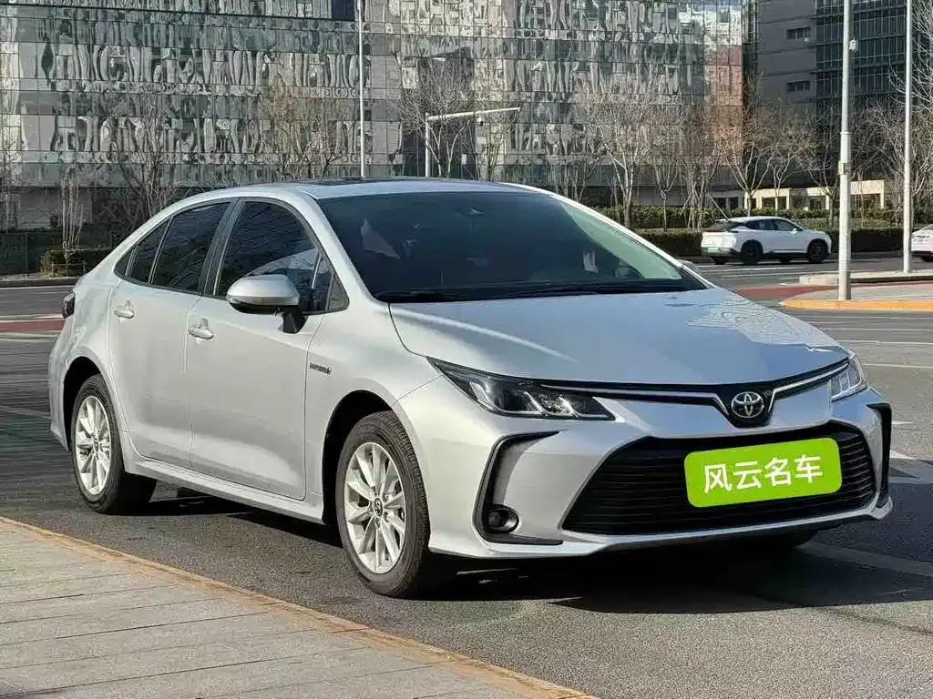 Toyota Corolla — фото 1