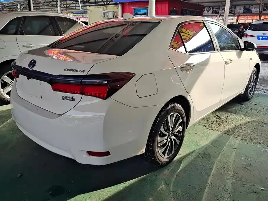 Toyota Corolla Hybrid — фото 8