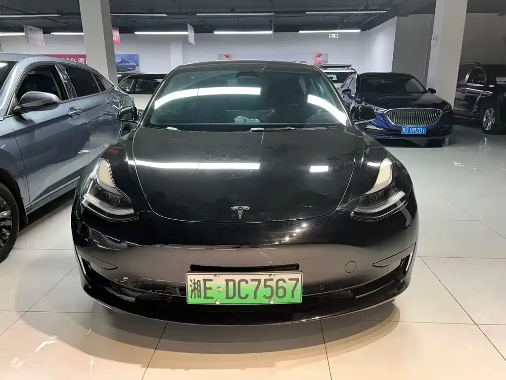Tesla Model 3 — фото 10