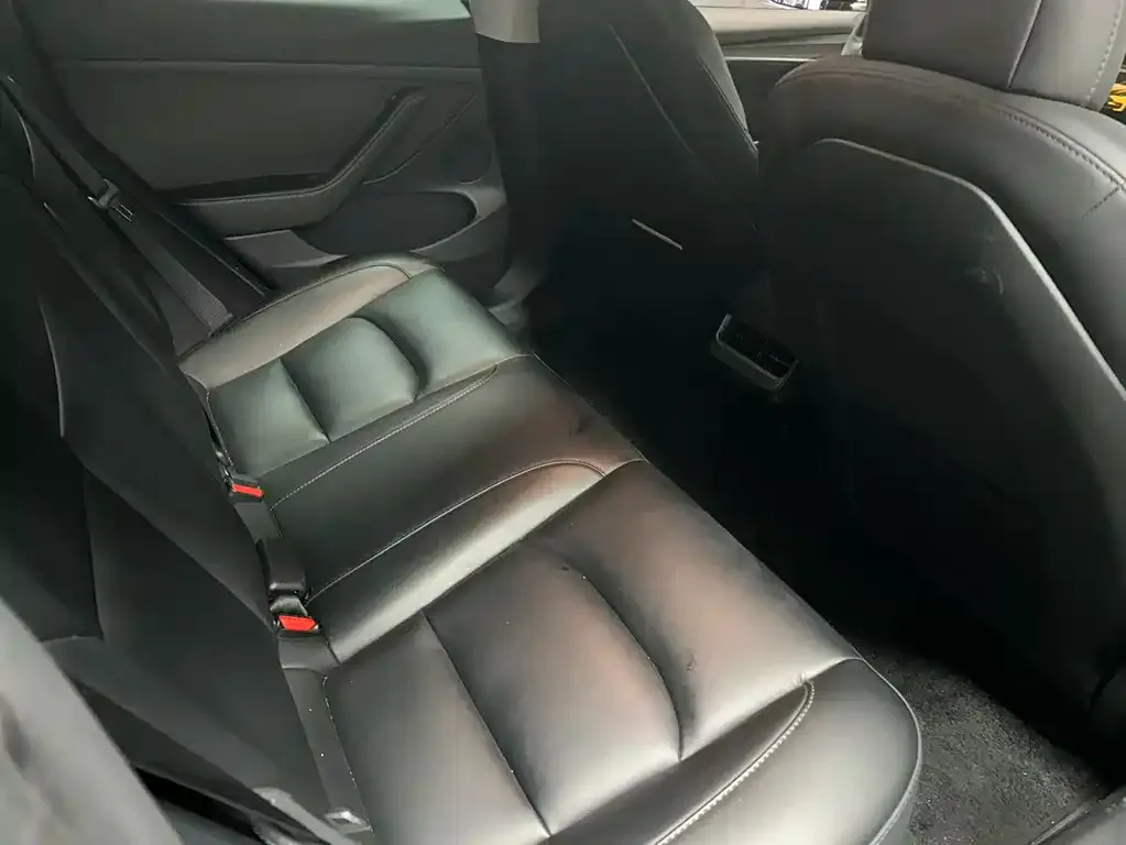 Tesla Model 3 — фото 2