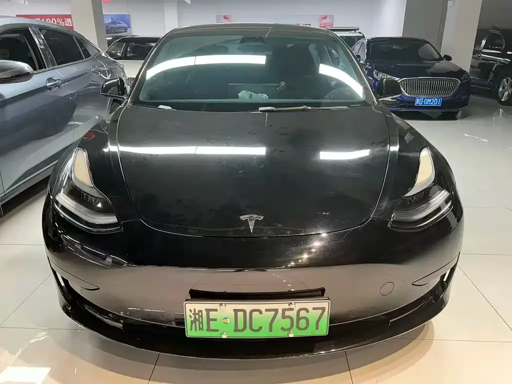 Tesla Model 3 — фото 5