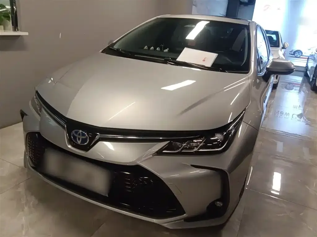 Toyota Corolla — фото 1