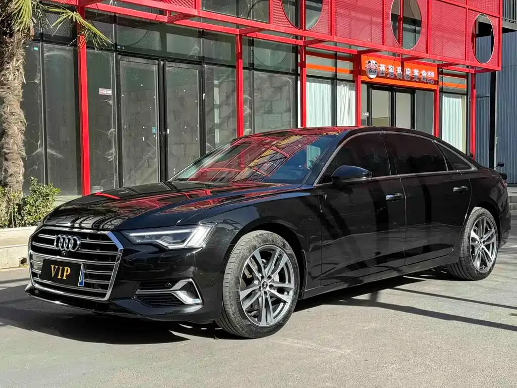 Audi A6L — фото 1