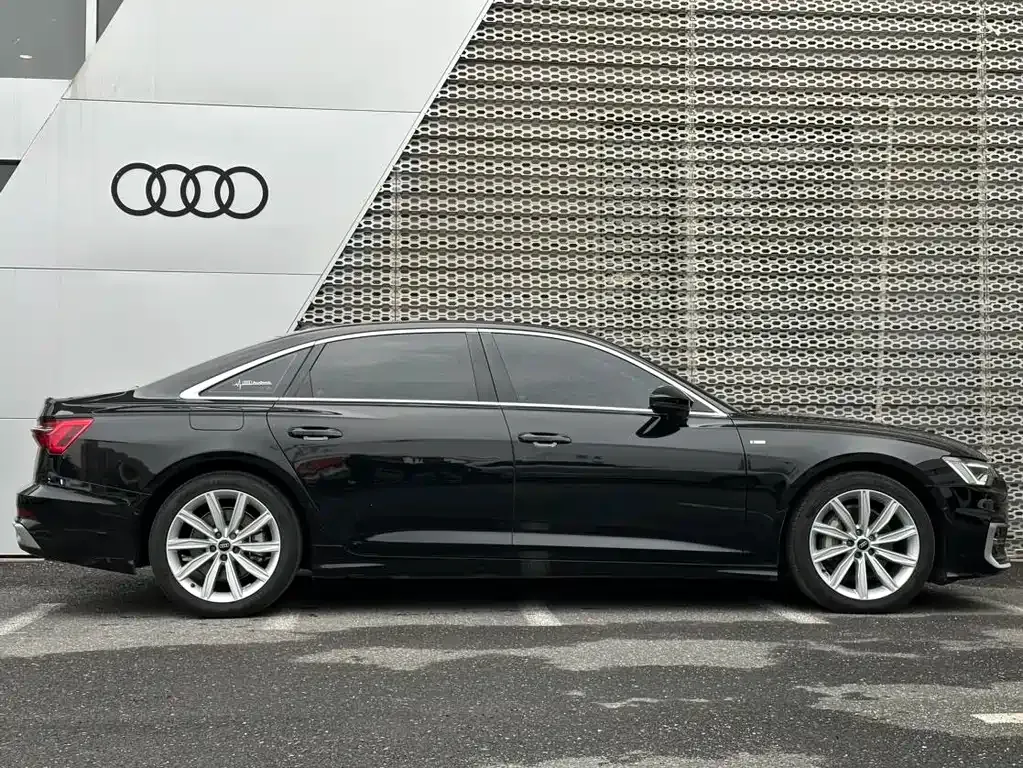 Audi A6L — фото 4