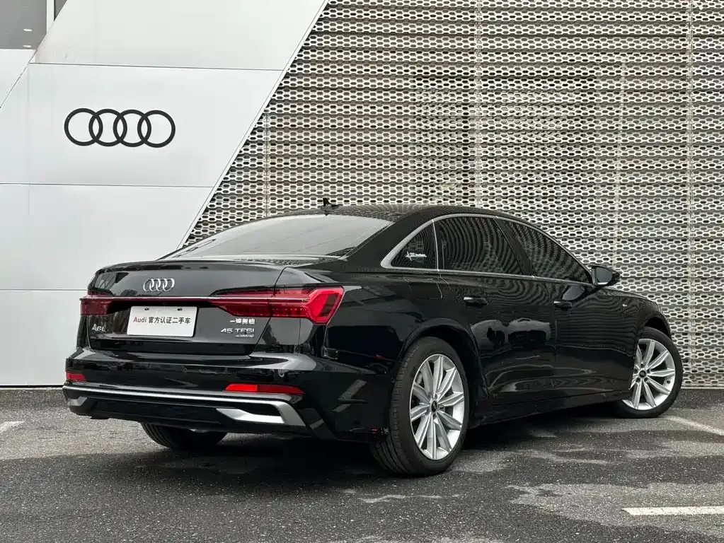Audi A6L — фото 6