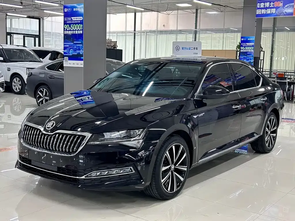 Skoda Superb — фото 1