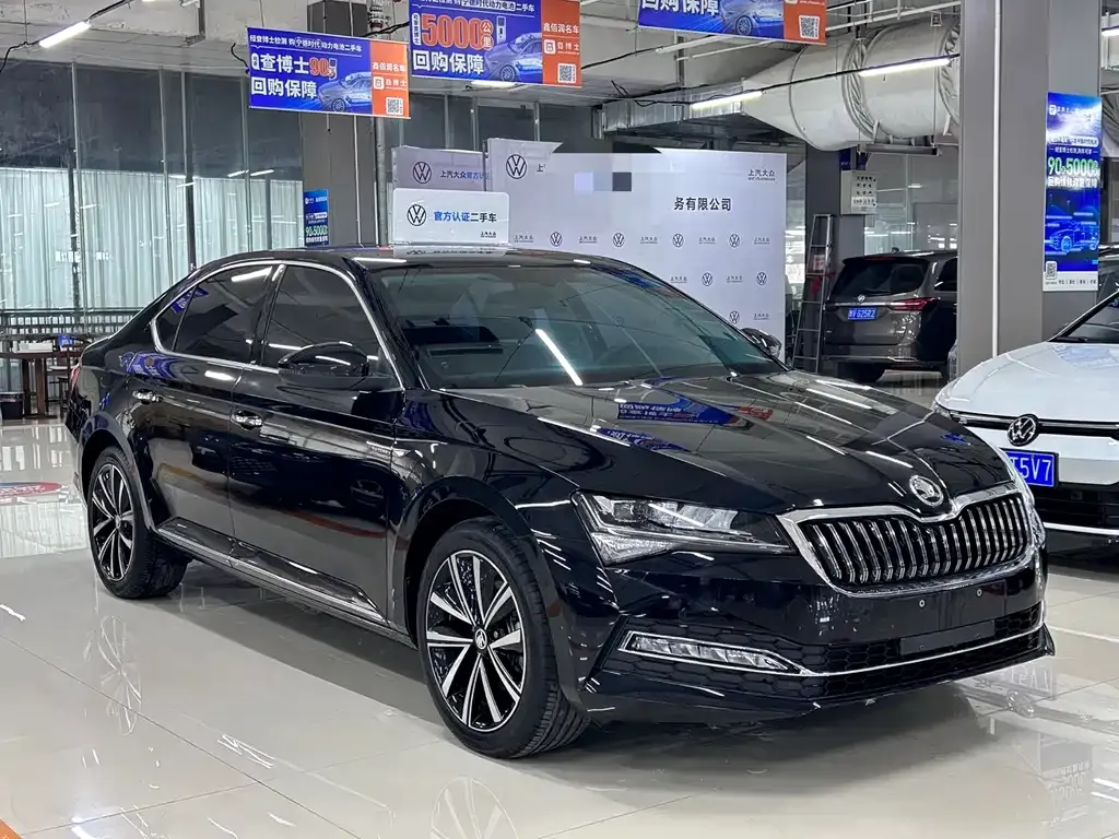 Skoda Superb — фото 3