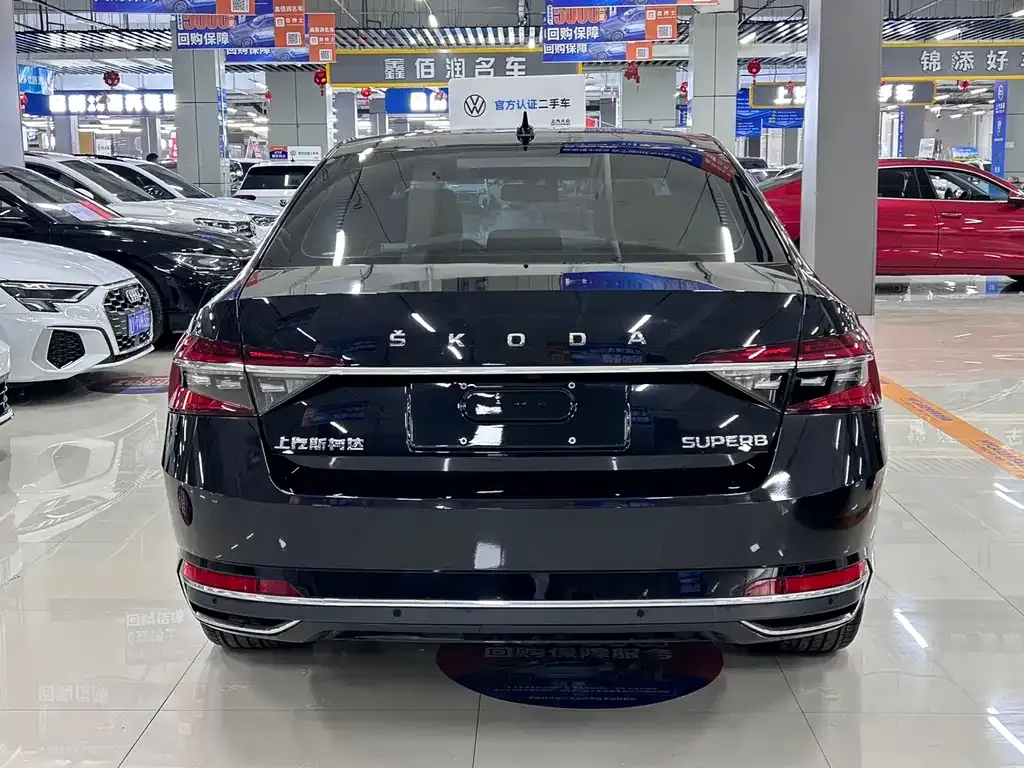 Skoda Superb — фото 2