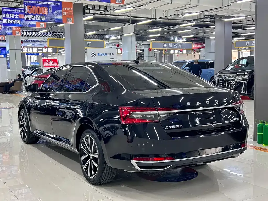 Skoda Superb — фото 5