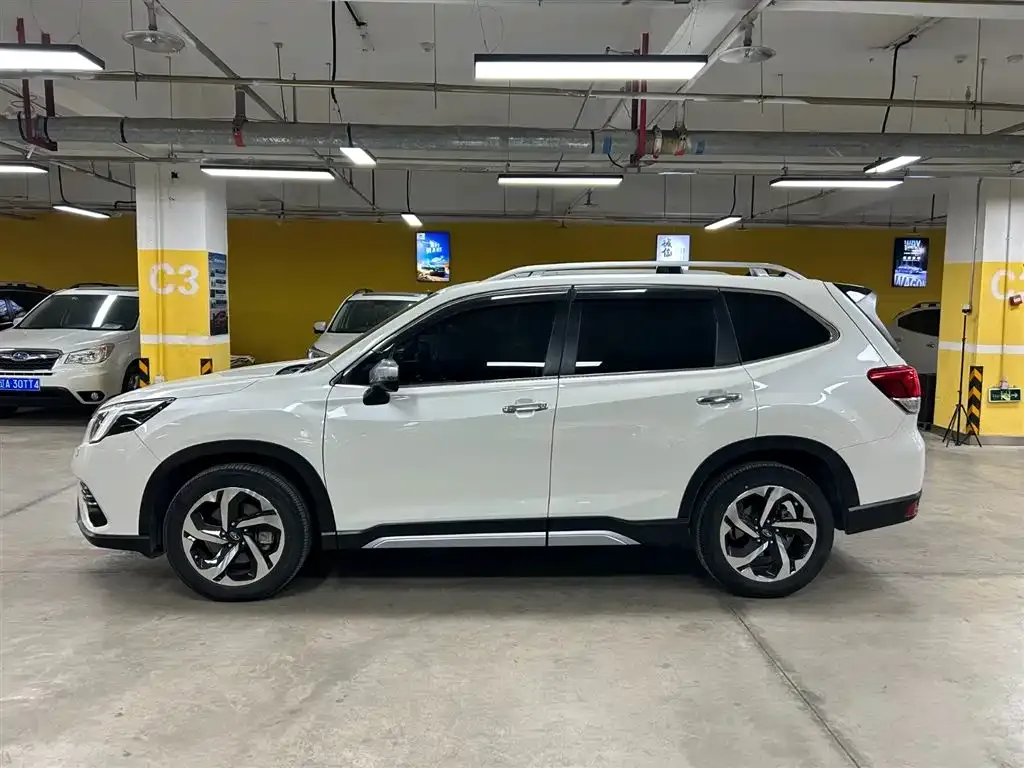 Subaru Forester — фото 5