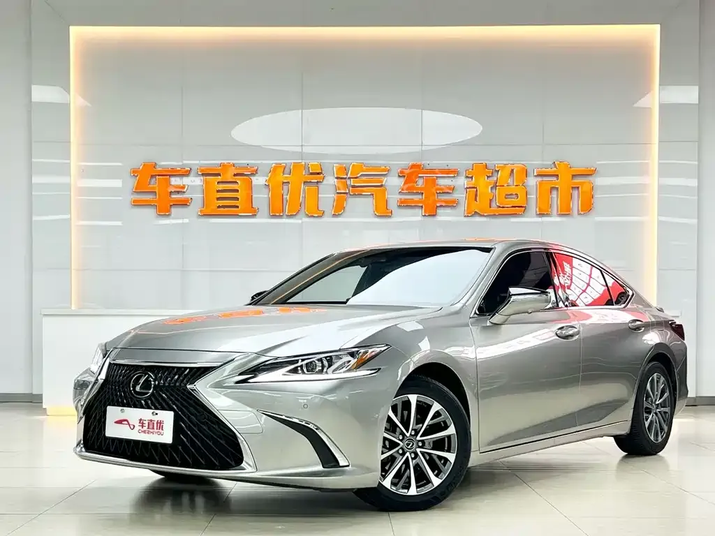Lexus ES — фото 1