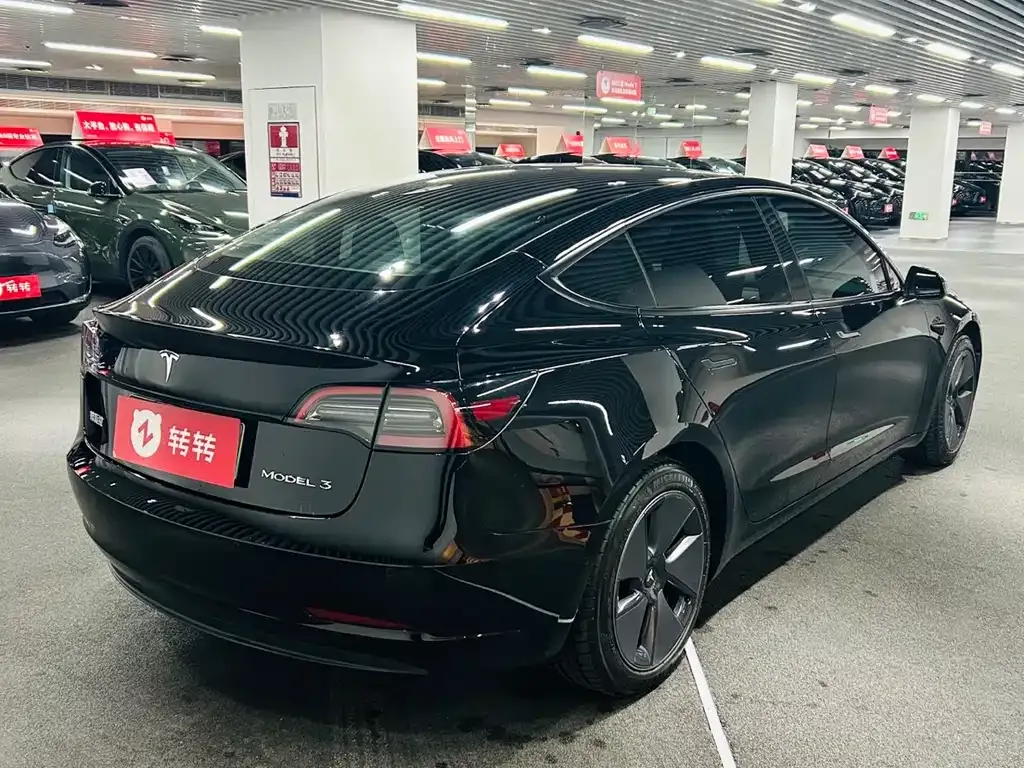 Tesla Model 3 — фото 2