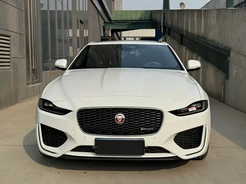 Jaguar XEL — фото 10