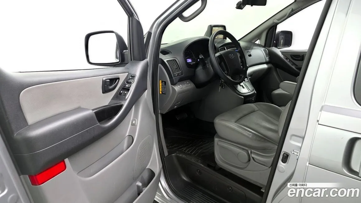 Hyundai Starex — фото 10