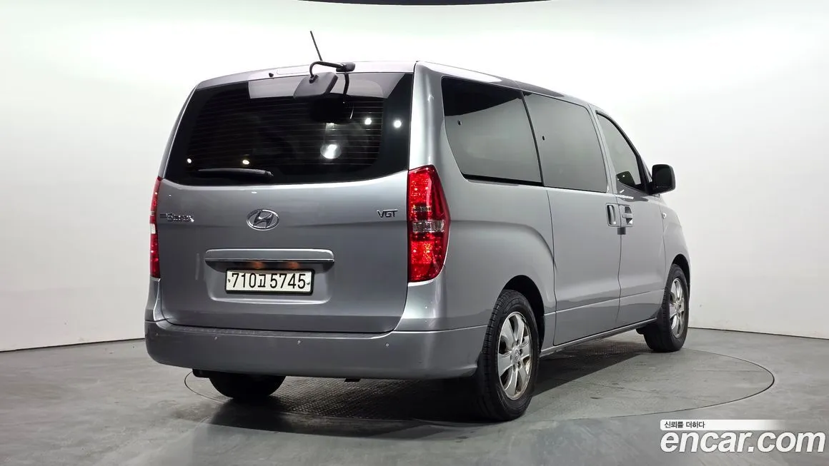 Hyundai Starex — фото 2