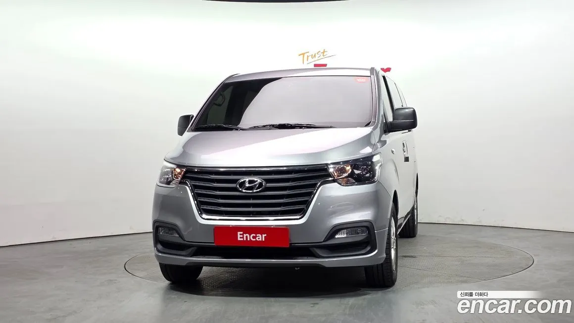 Hyundai Starex — фото 3